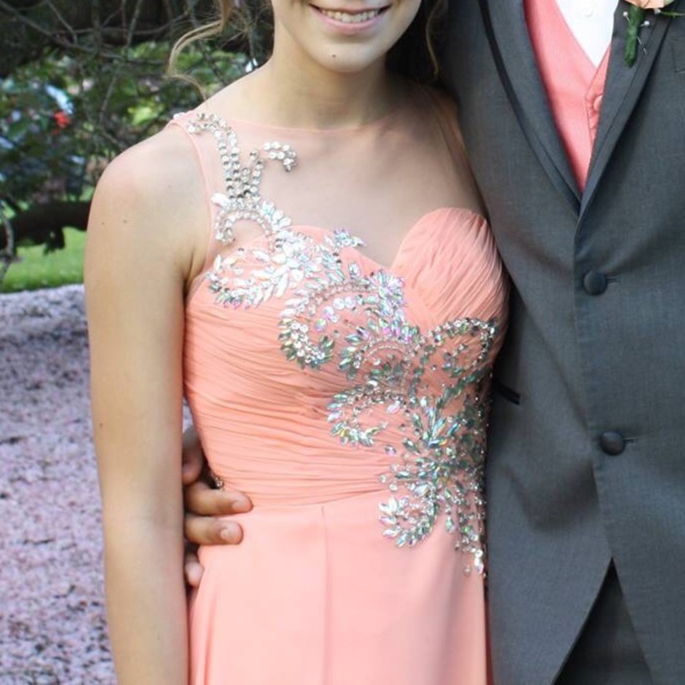 Prom dress - Picture 2 of 6